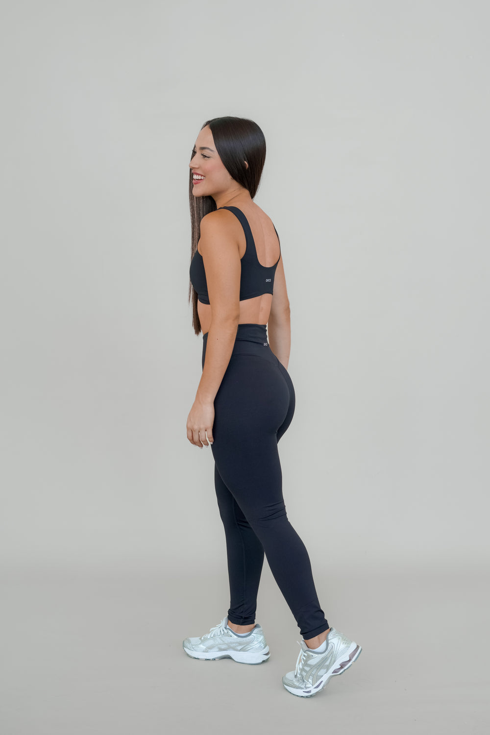 Zuri Crop | Black